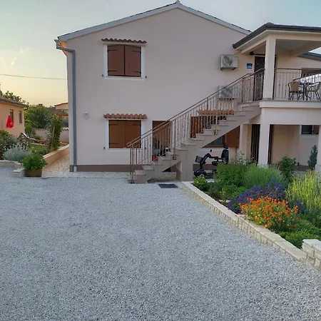 Bernarda 2 Apartment *